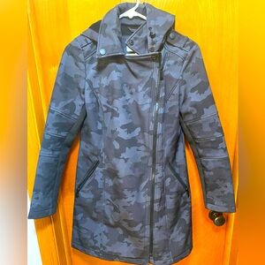 BCBGeneration structured women’s size XS camo jacket